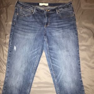 Size 31 distressed Skinny jeans.
